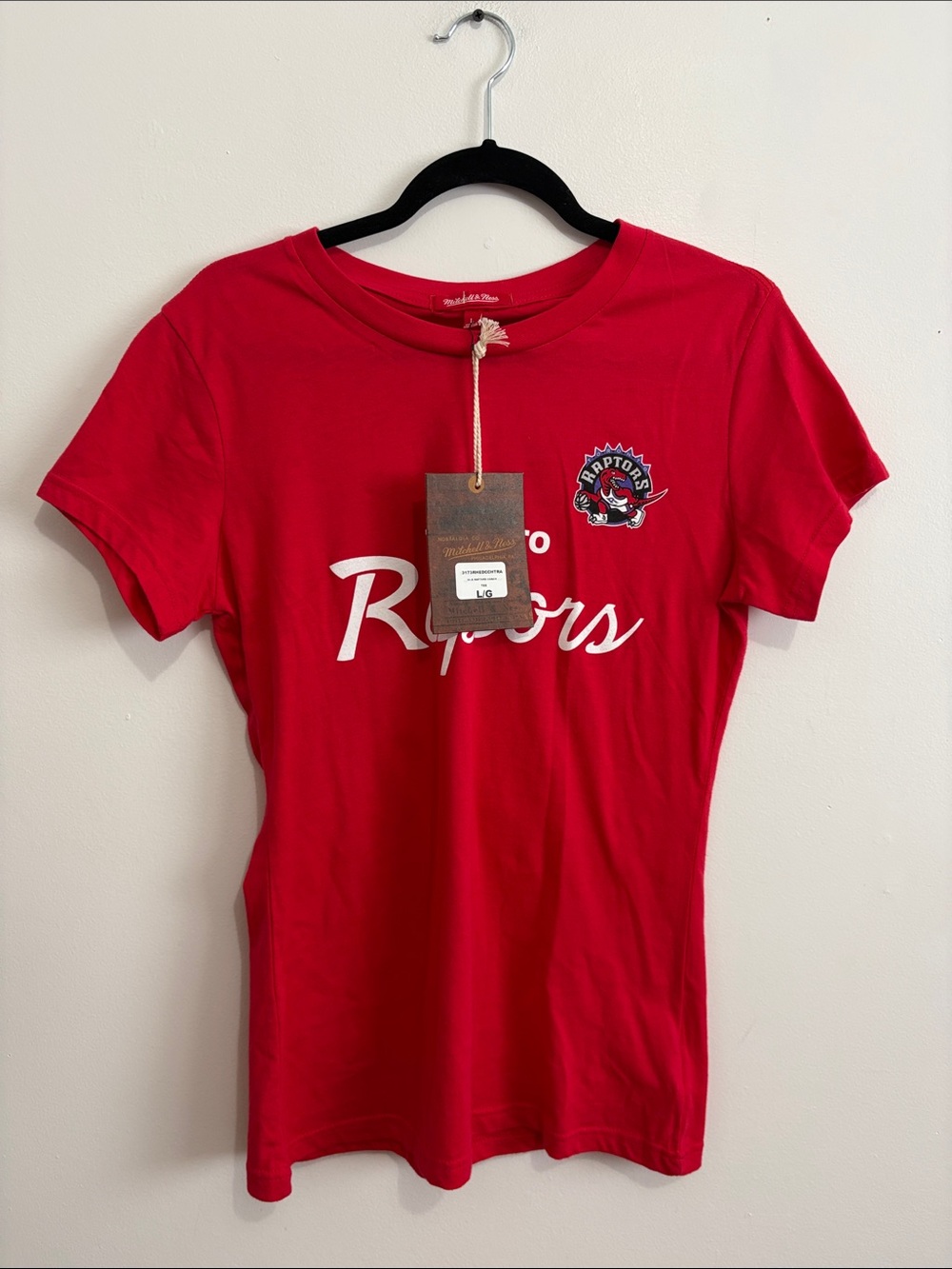 BNWT Mitchell & Ness Women’s NBA Red Toronto Raptors T-shirts size L